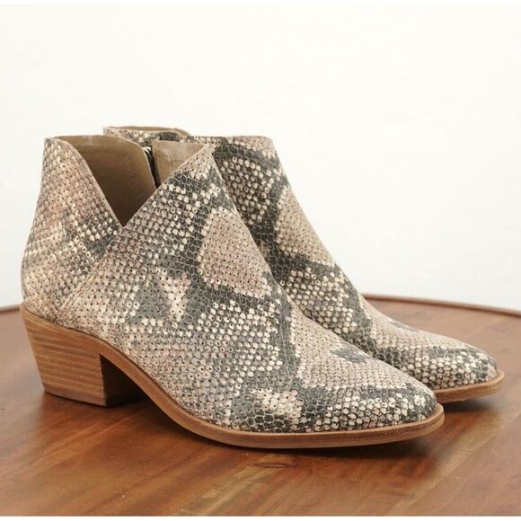 Vince Camuto Womens Arendara Ankle Boots Snake Print Leather Block Heel Sz 8.5M - Picture 1 of 9